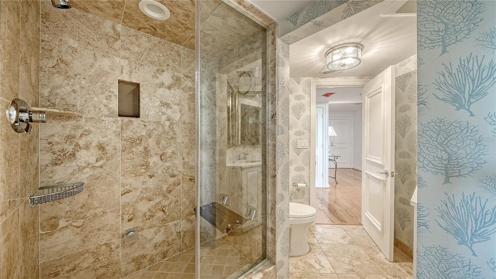 565 SANCTUARY DR #B506