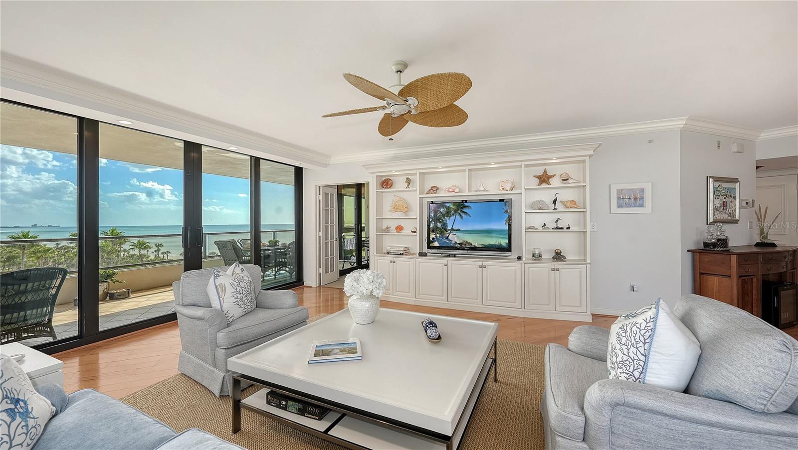 565 SANCTUARY DR #B506