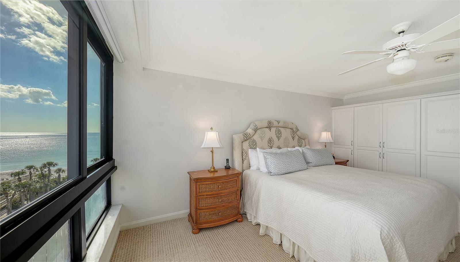 565 SANCTUARY DR #B506