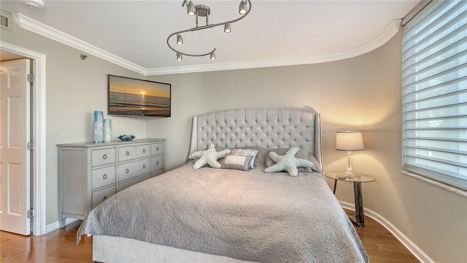 775 LONGBOAT CLUB RD #204