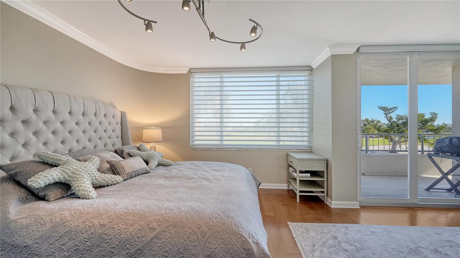 775 LONGBOAT CLUB RD #204