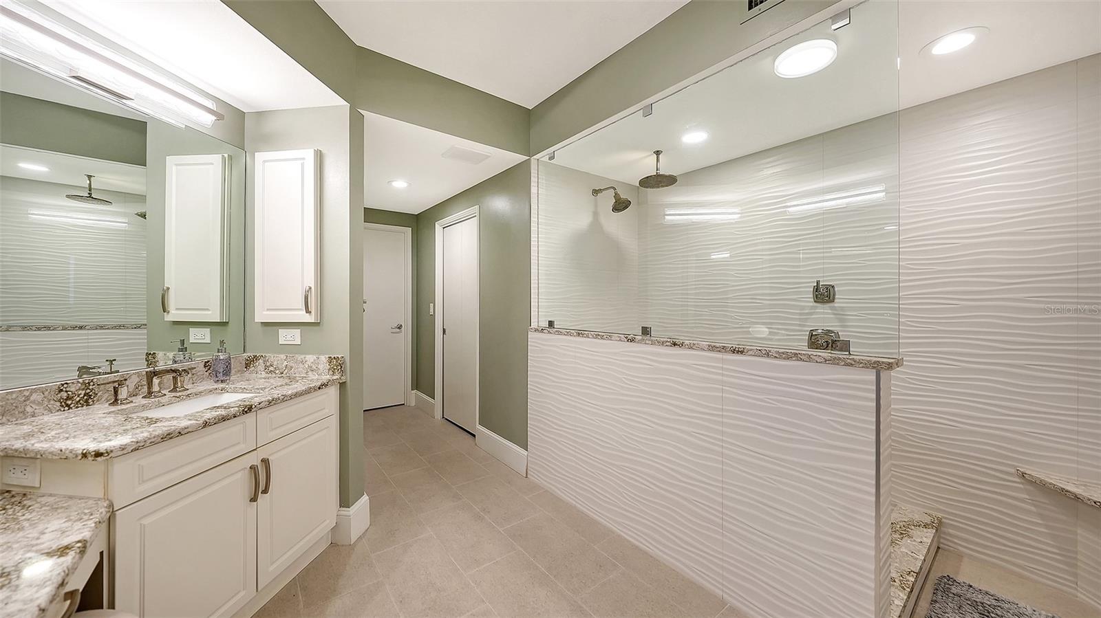 3060 GRAND BAY BLVD #195