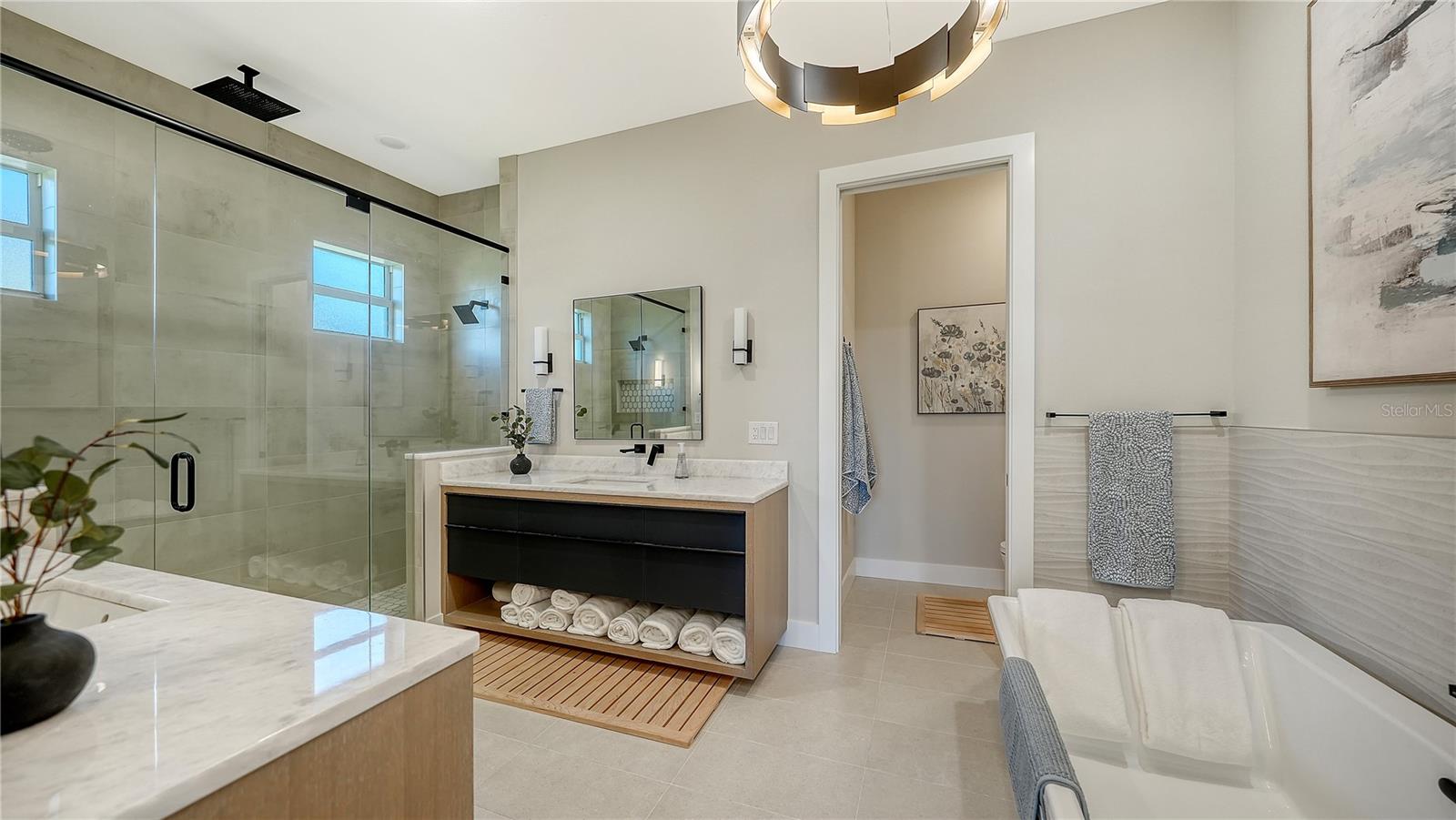 1739 LITTLE POINTE CIR