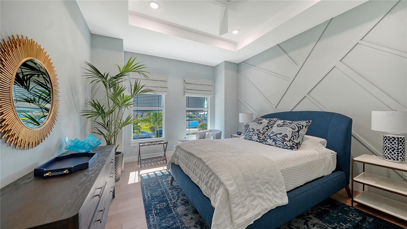 1739 LITTLE POINTE CIR