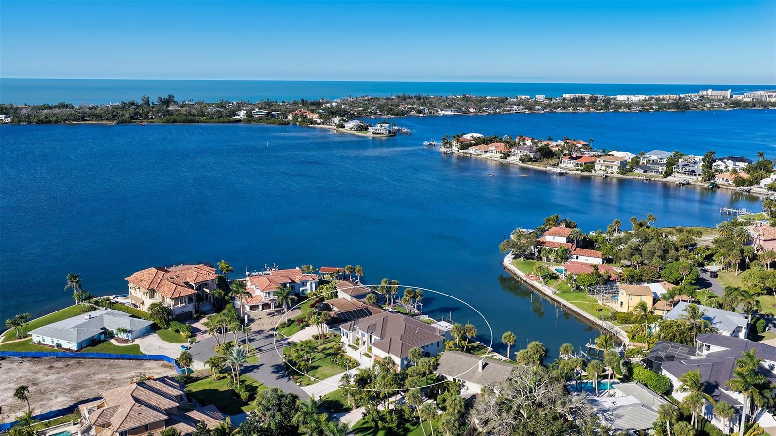 1739 LITTLE POINTE CIR