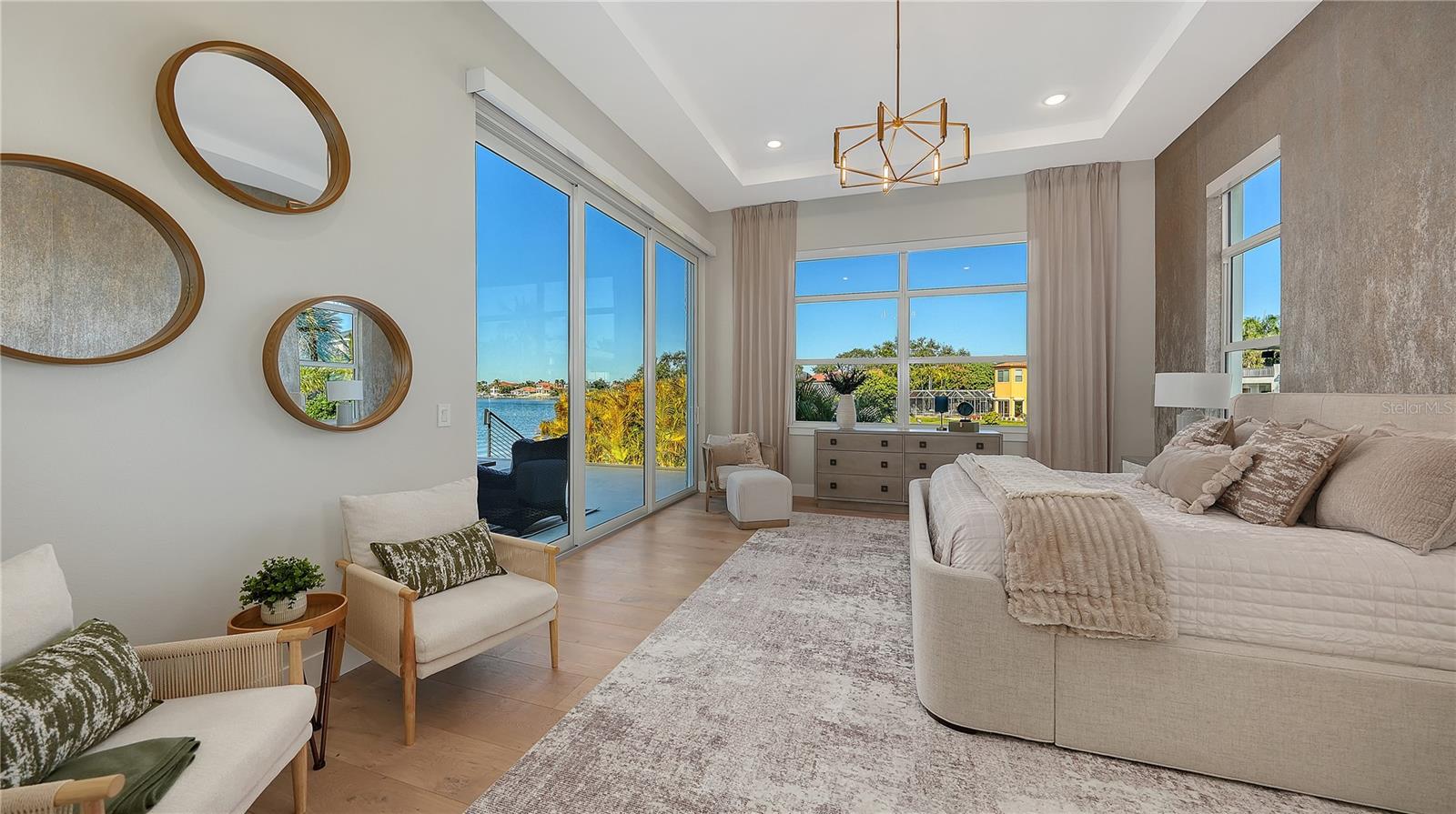 1739 LITTLE POINTE CIR