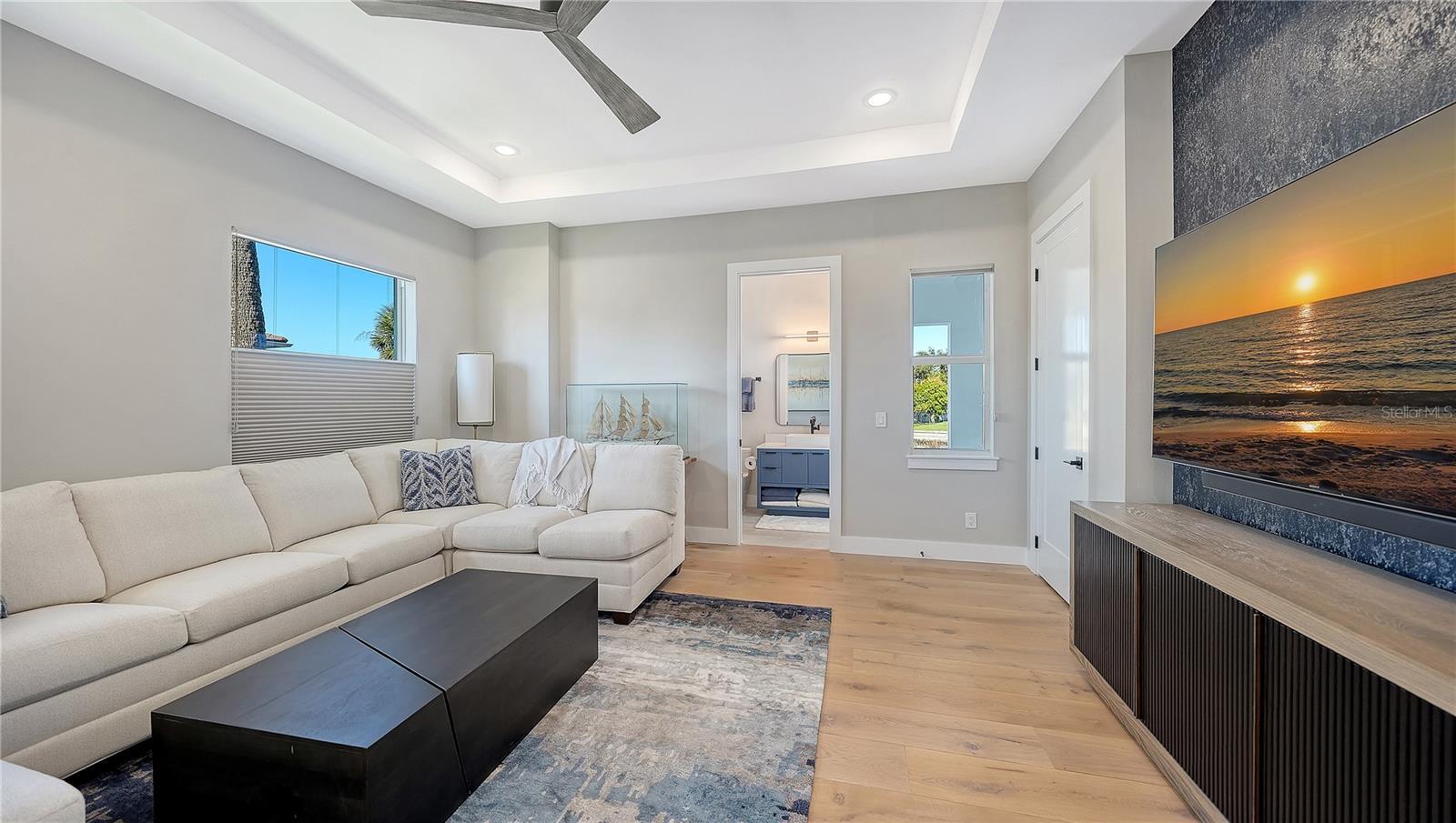 1739 LITTLE POINTE CIR