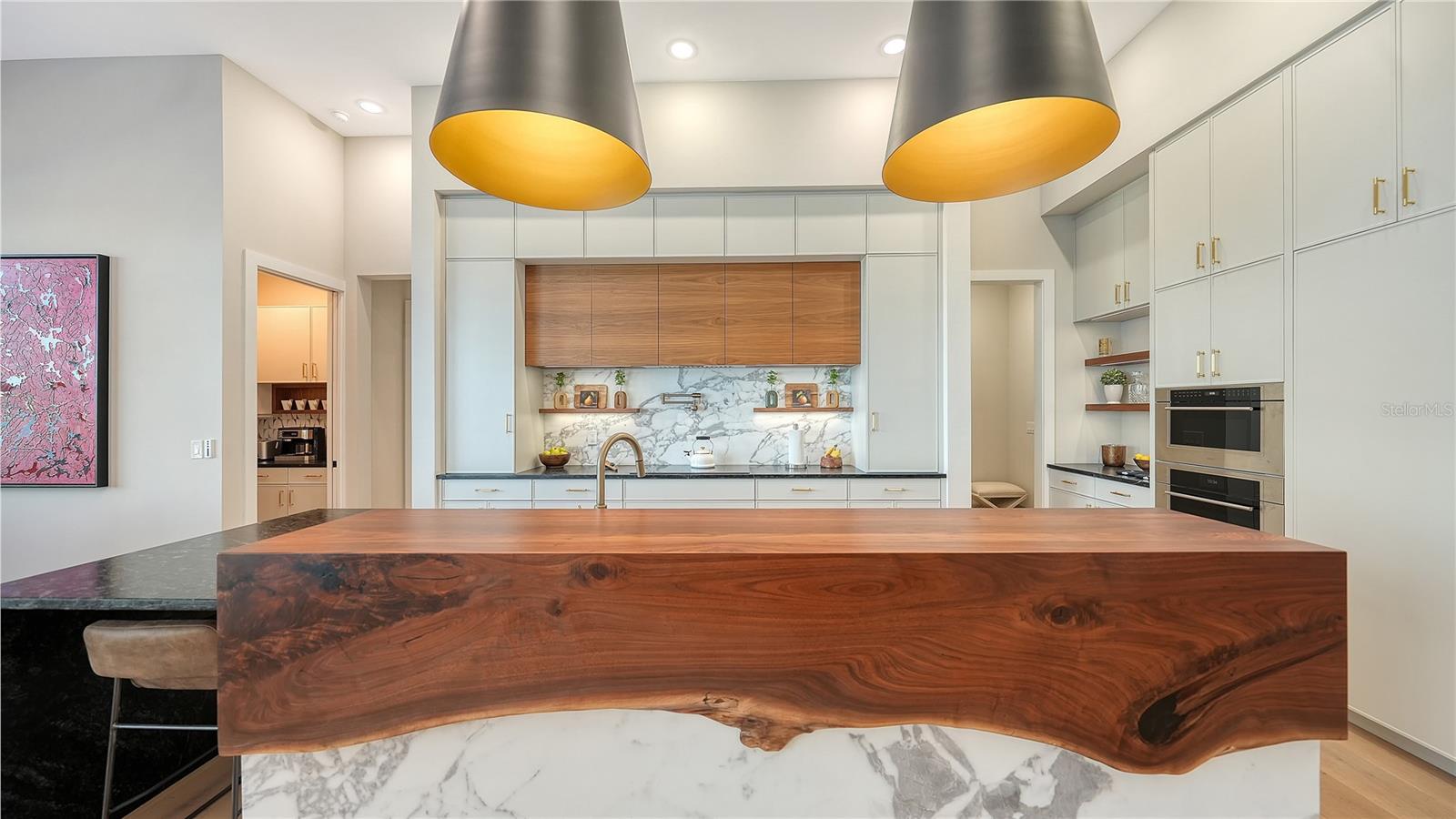 1739 LITTLE POINTE CIR