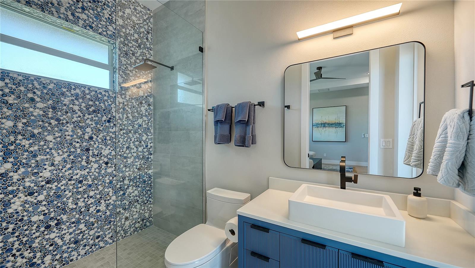 1739 LITTLE POINTE CIR