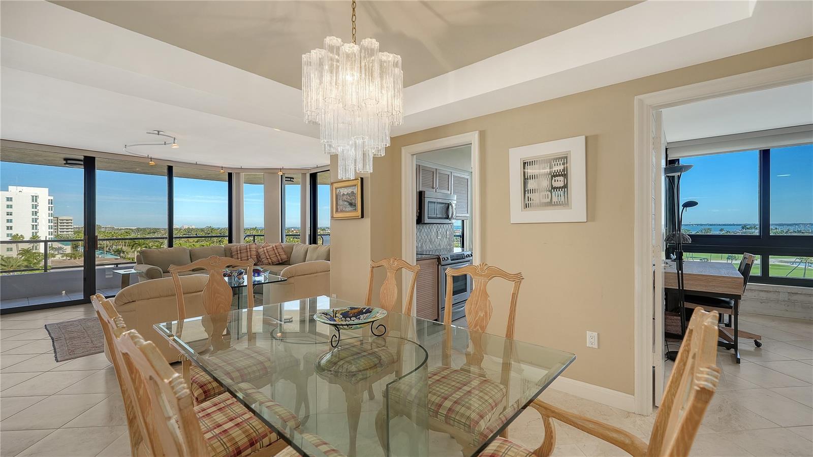 585 SANCTUARY DR #B502