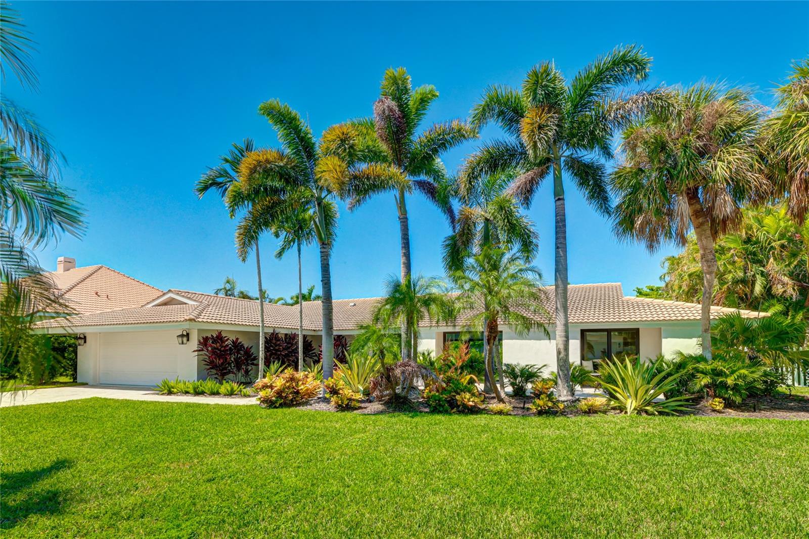 526 BIRD KEY DR