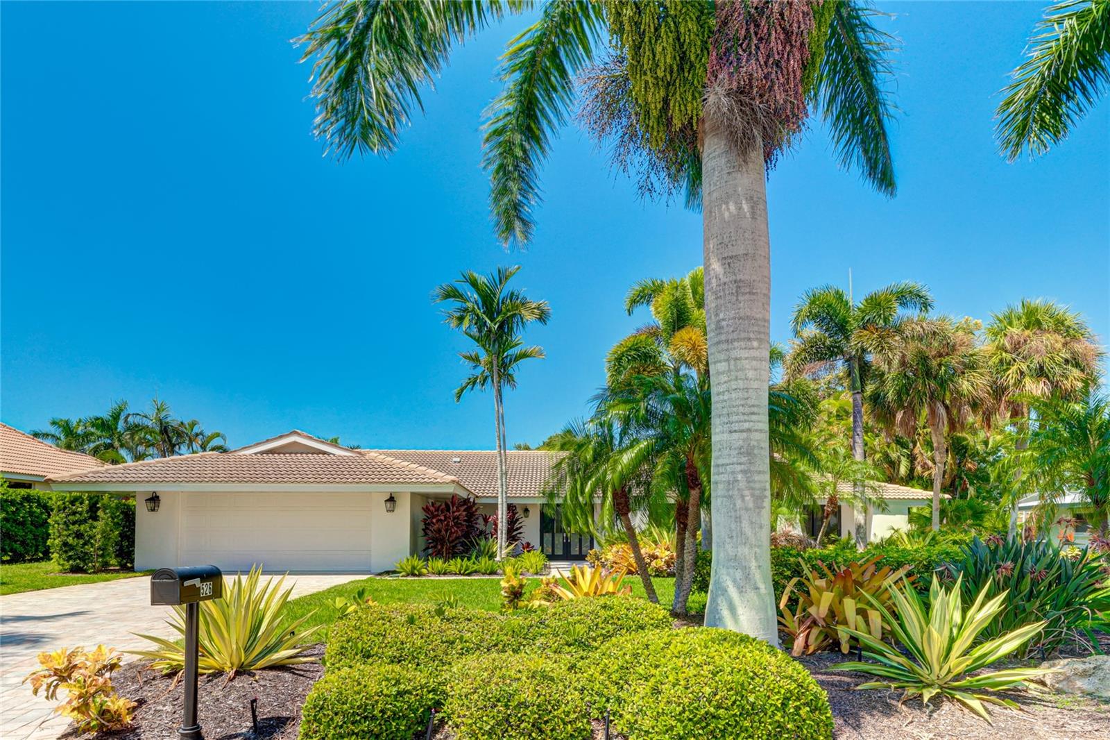 526 BIRD KEY DR
