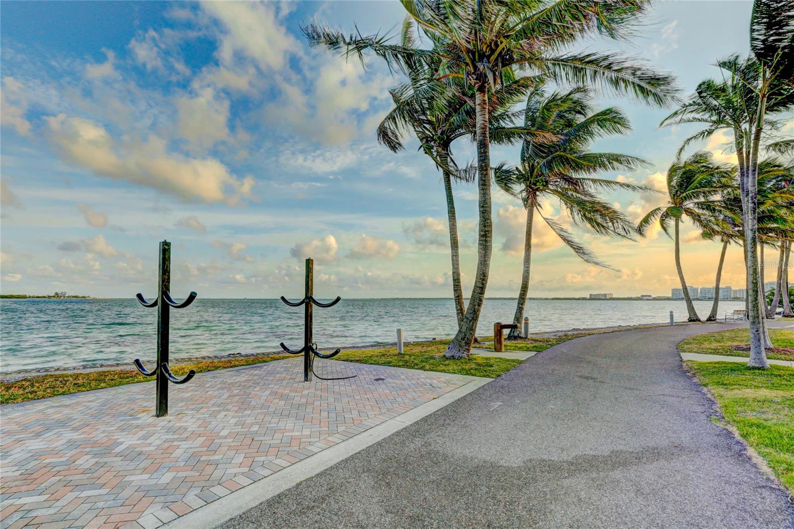 526 BIRD KEY DR