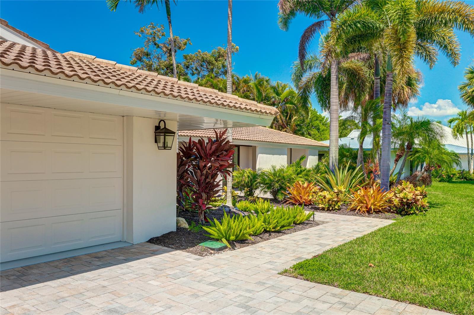526 BIRD KEY DR