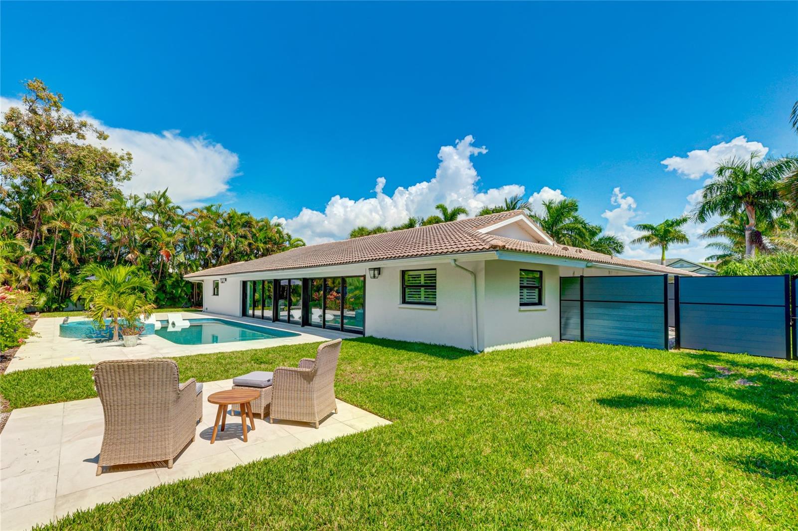 526 BIRD KEY DR