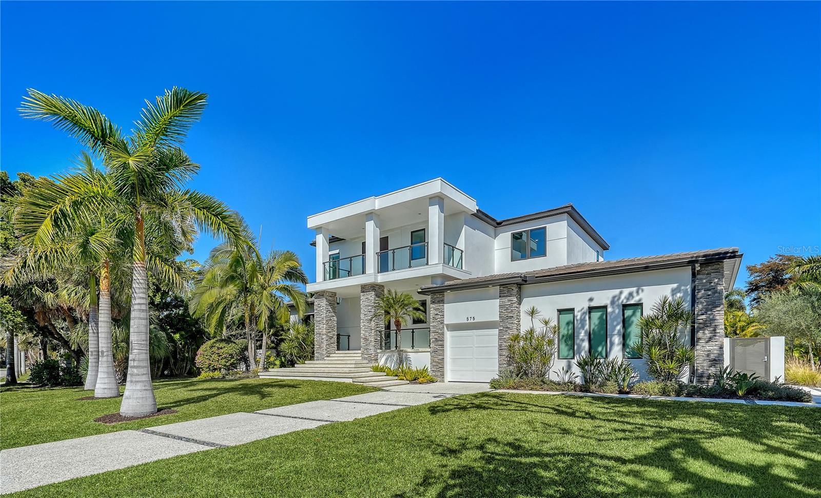 575 S SPOONBILL DR