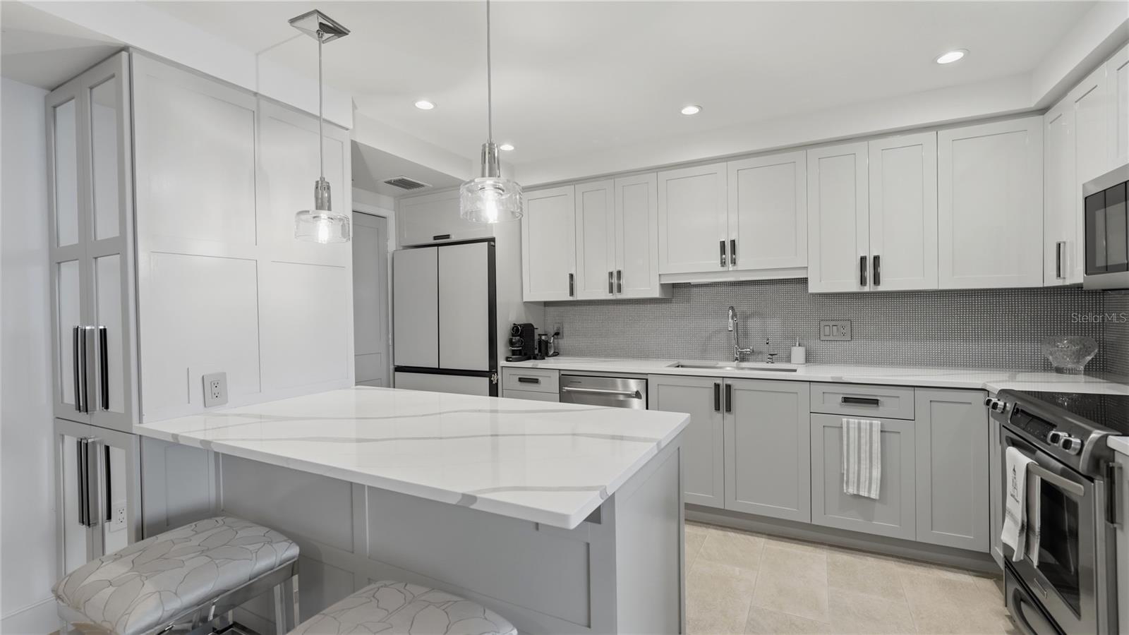 1212 BENJAMIN FRANKLIN DR #907