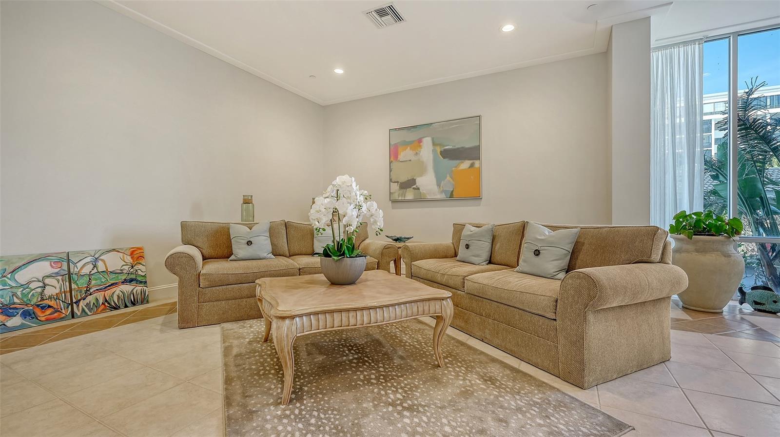 1212 BENJAMIN FRANKLIN DR #907