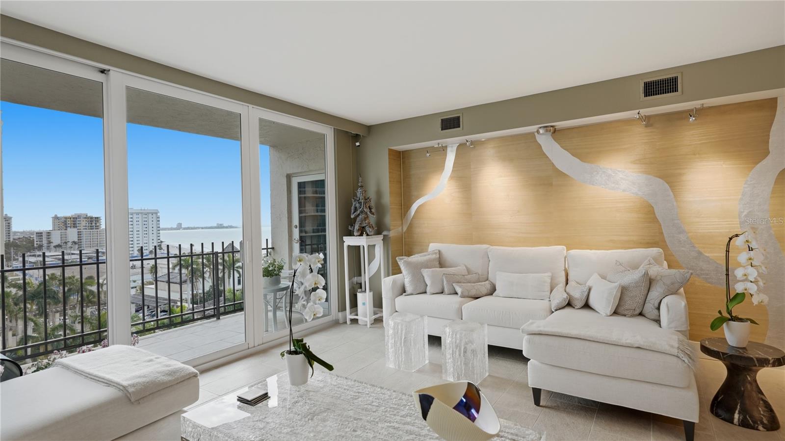 1212 BENJAMIN FRANKLIN DR #907