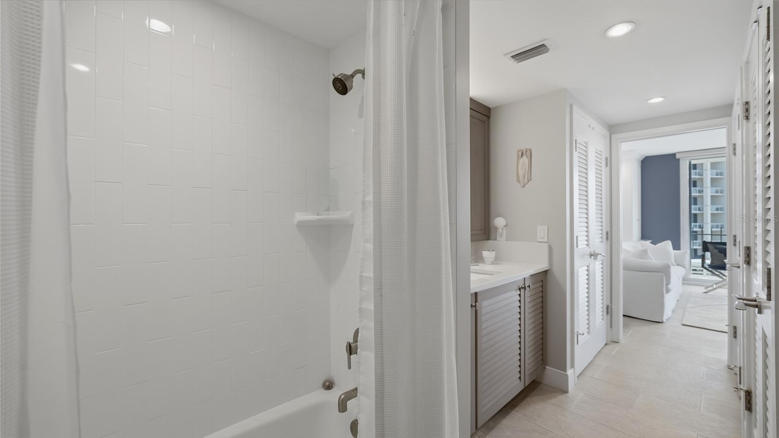 1212 BENJAMIN FRANKLIN DR #907