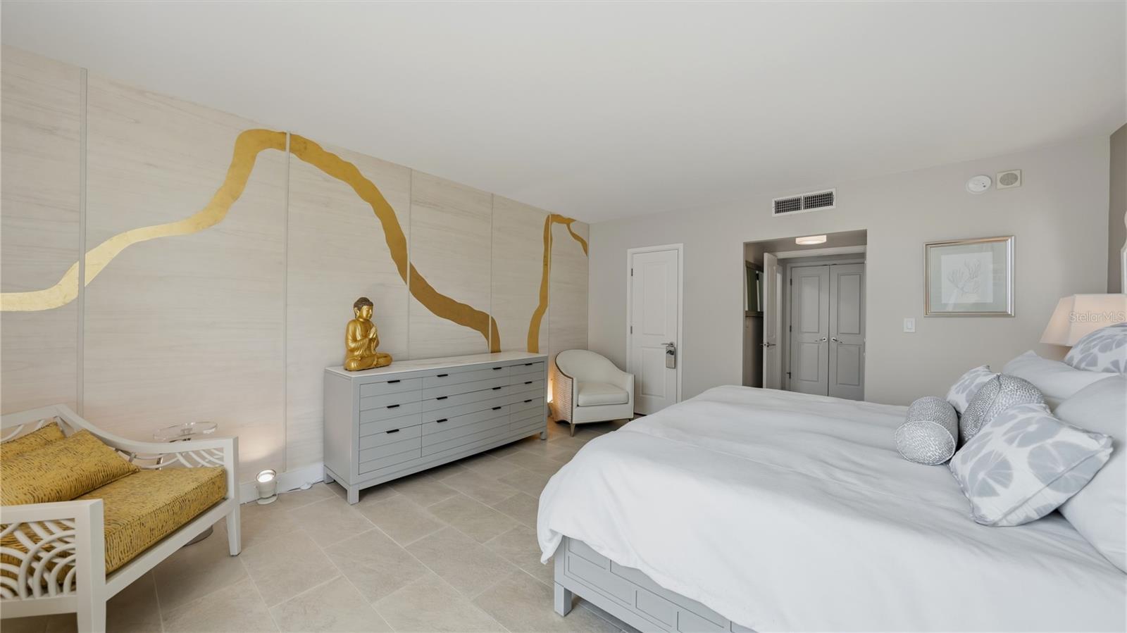 1212 BENJAMIN FRANKLIN DR #907