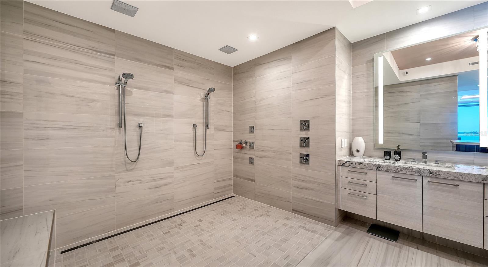 401 QUAY COMMONS #805