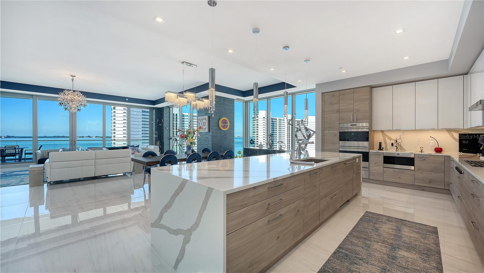 401 QUAY COMMONS #805