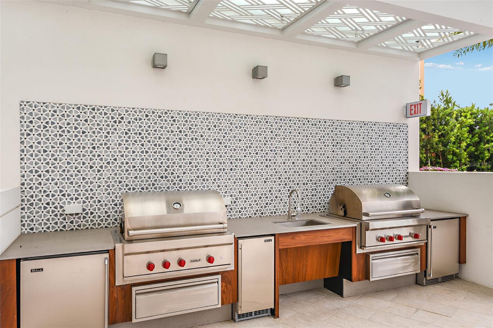 401 QUAY COMMONS #805