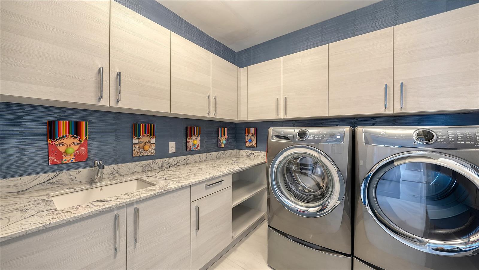 401 QUAY COMMONS #805