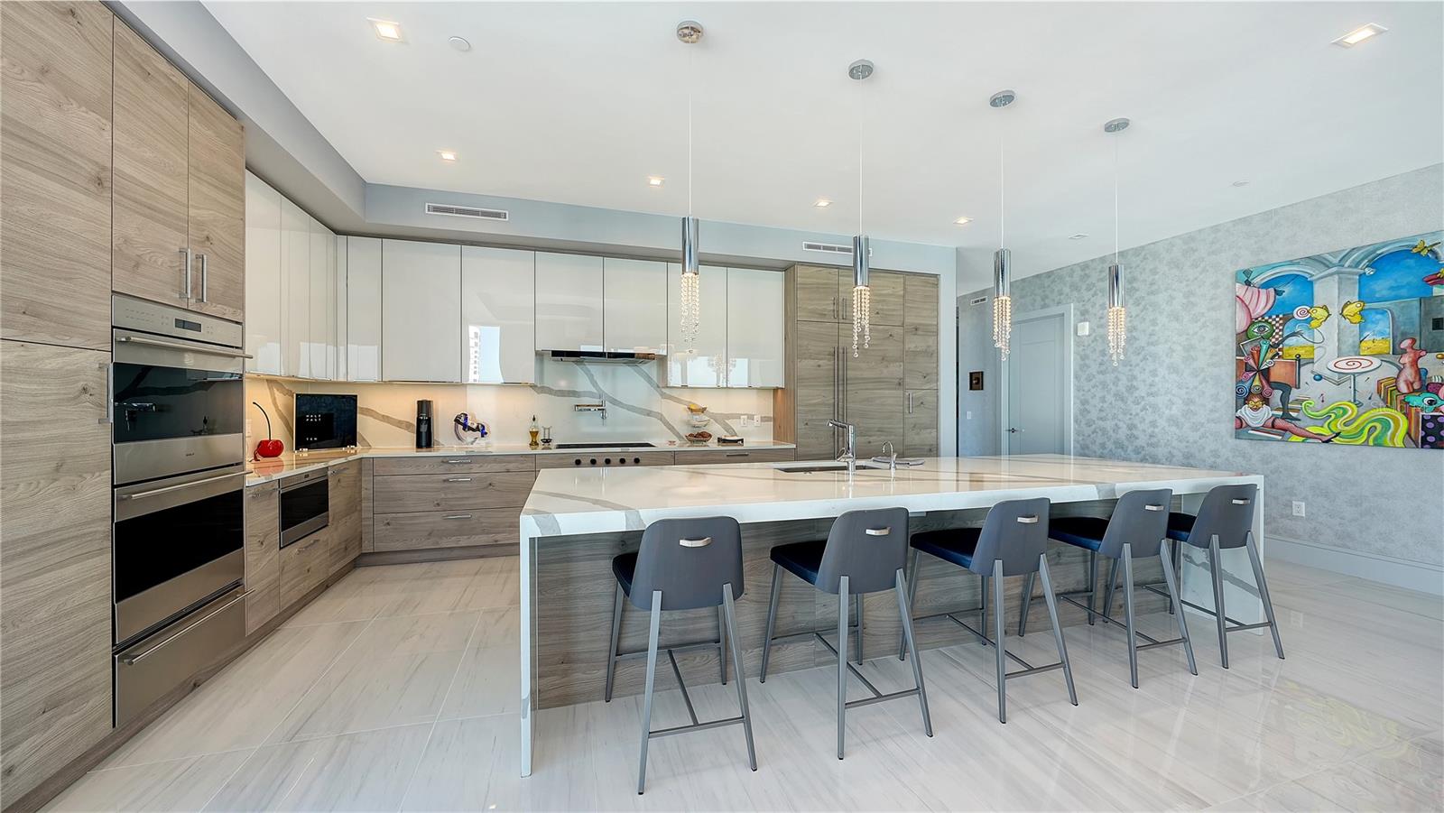 401 QUAY COMMONS #805