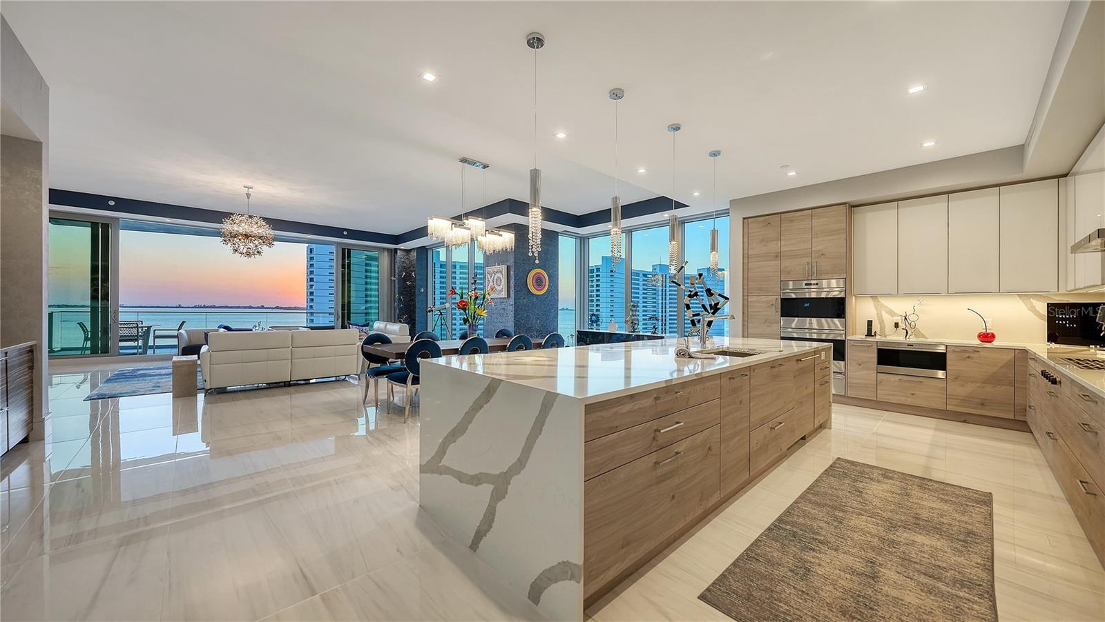 401 QUAY COMMONS #805