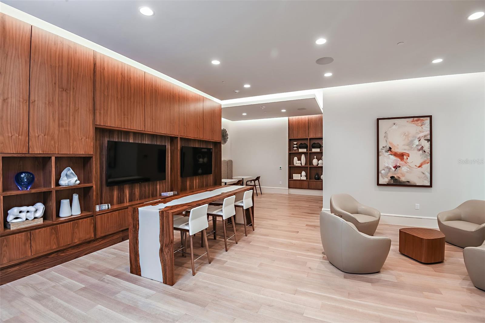 401 QUAY COMMONS #805