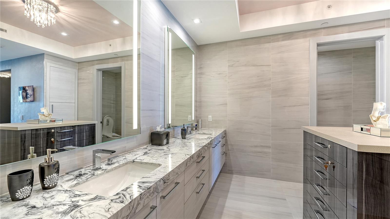 401 QUAY COMMONS #805