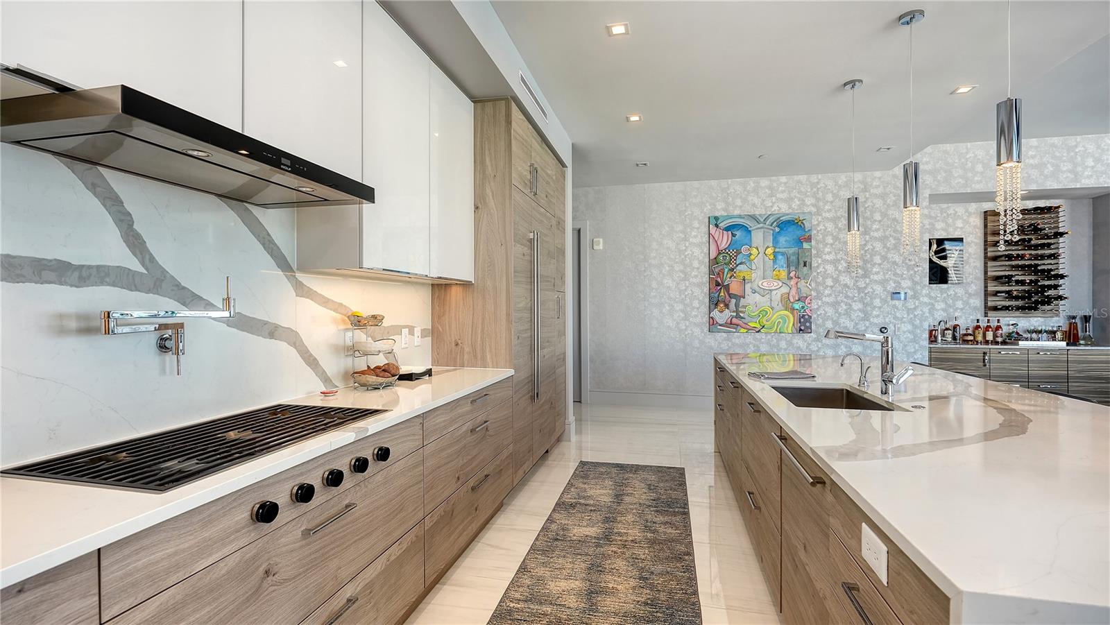 401 QUAY COMMONS #805