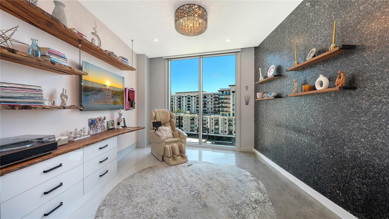 401 QUAY COMMONS #805