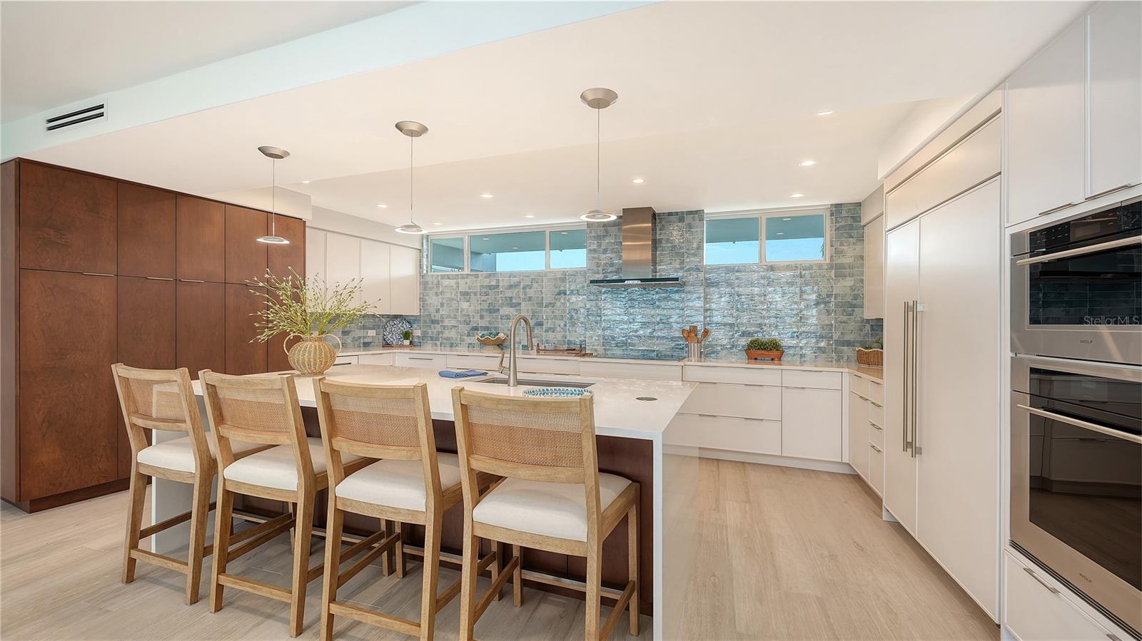 100 SANDS POINT RD #114