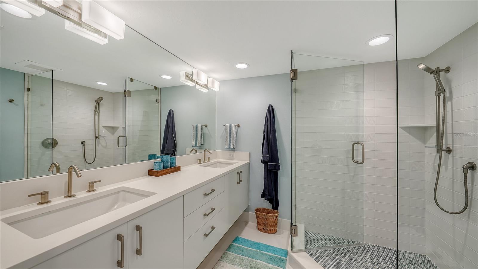 100 SANDS POINT RD #114