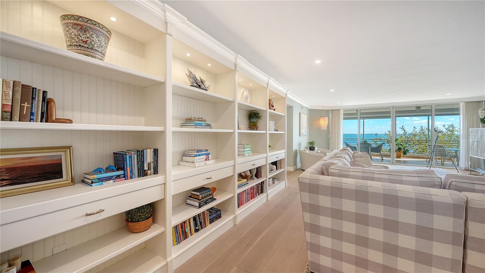 2410 HARBOURSIDE DR #142