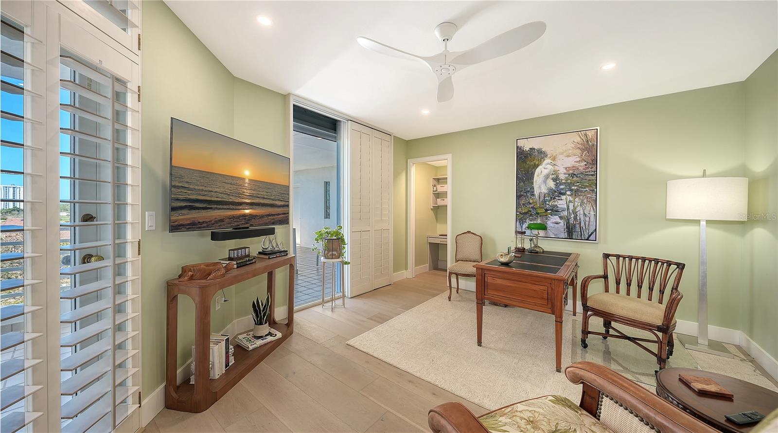 2410 HARBOURSIDE DR #142