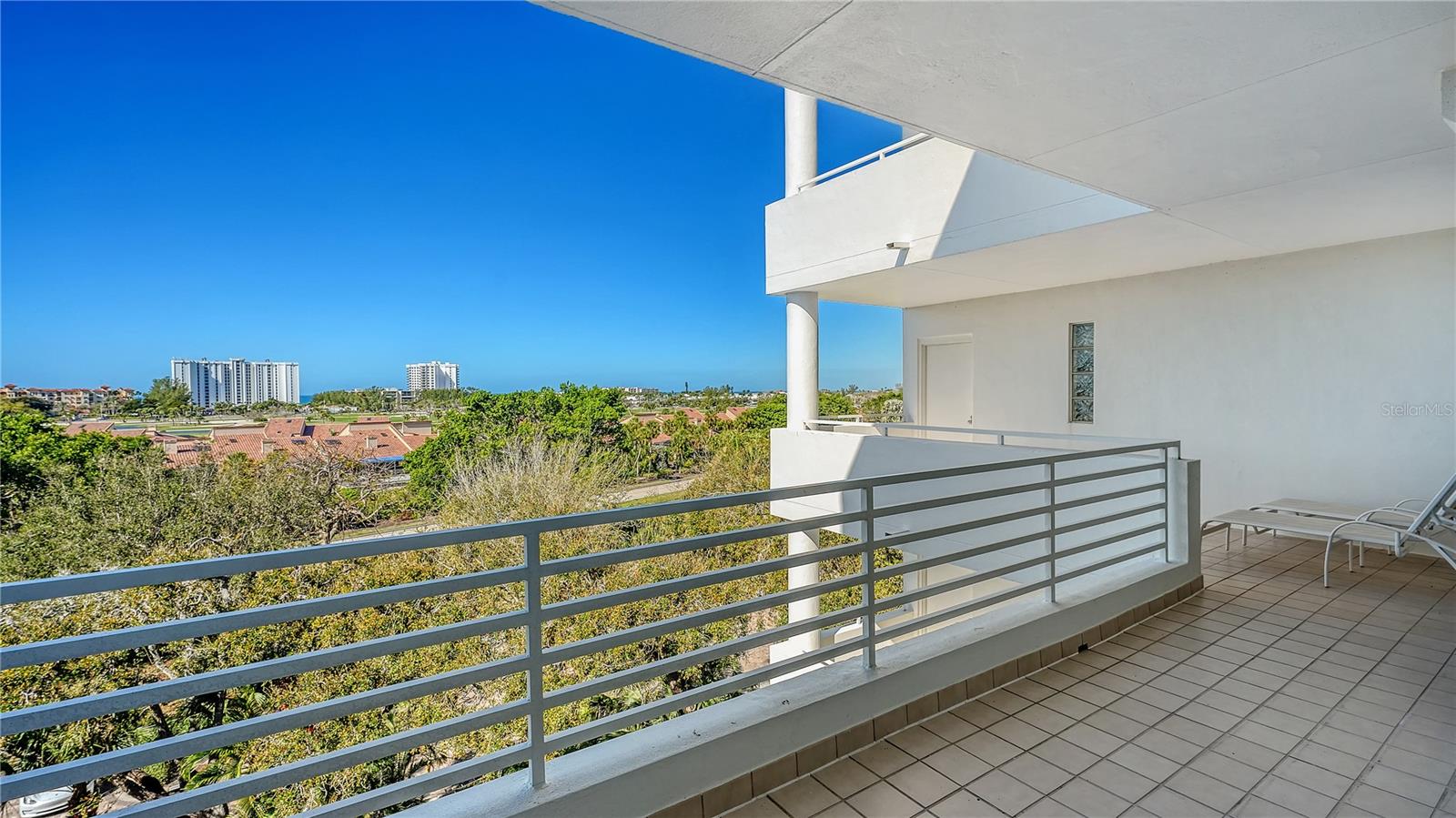 2410 HARBOURSIDE DR #142