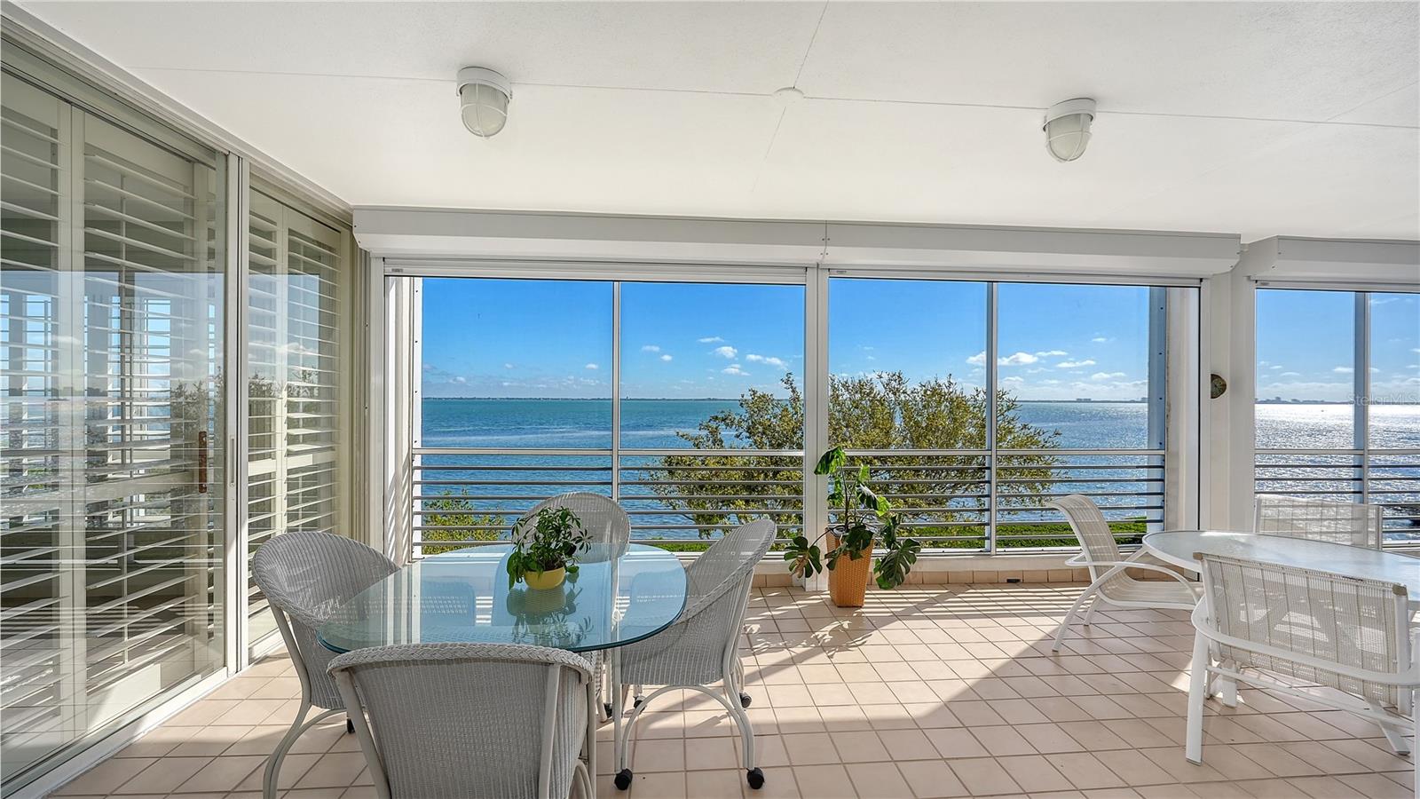2410 HARBOURSIDE DR #142