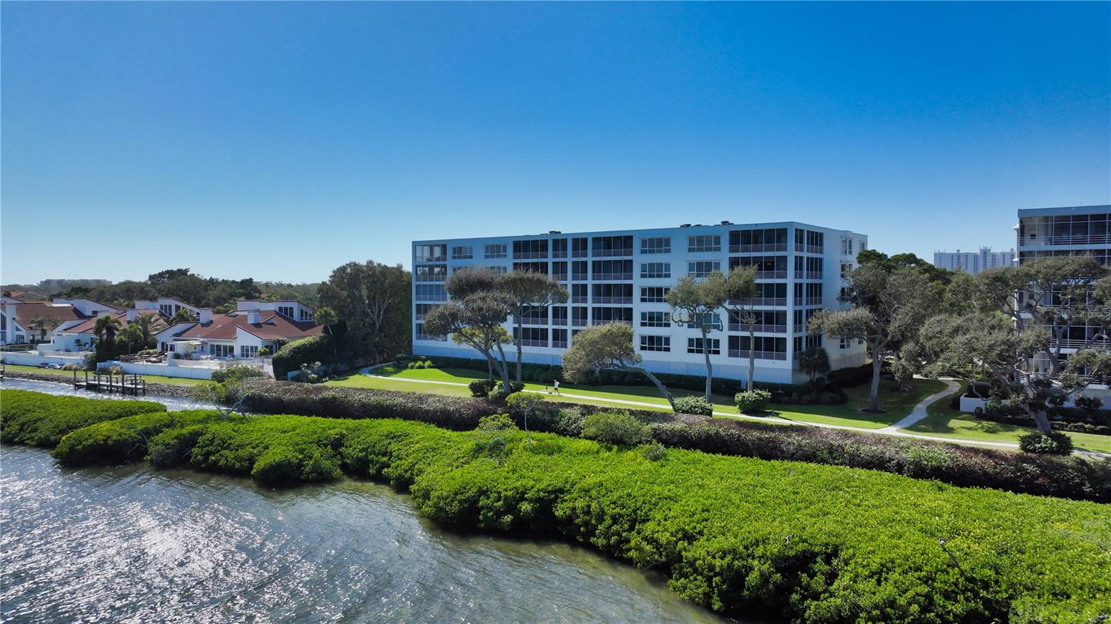 2410 HARBOURSIDE DR #142