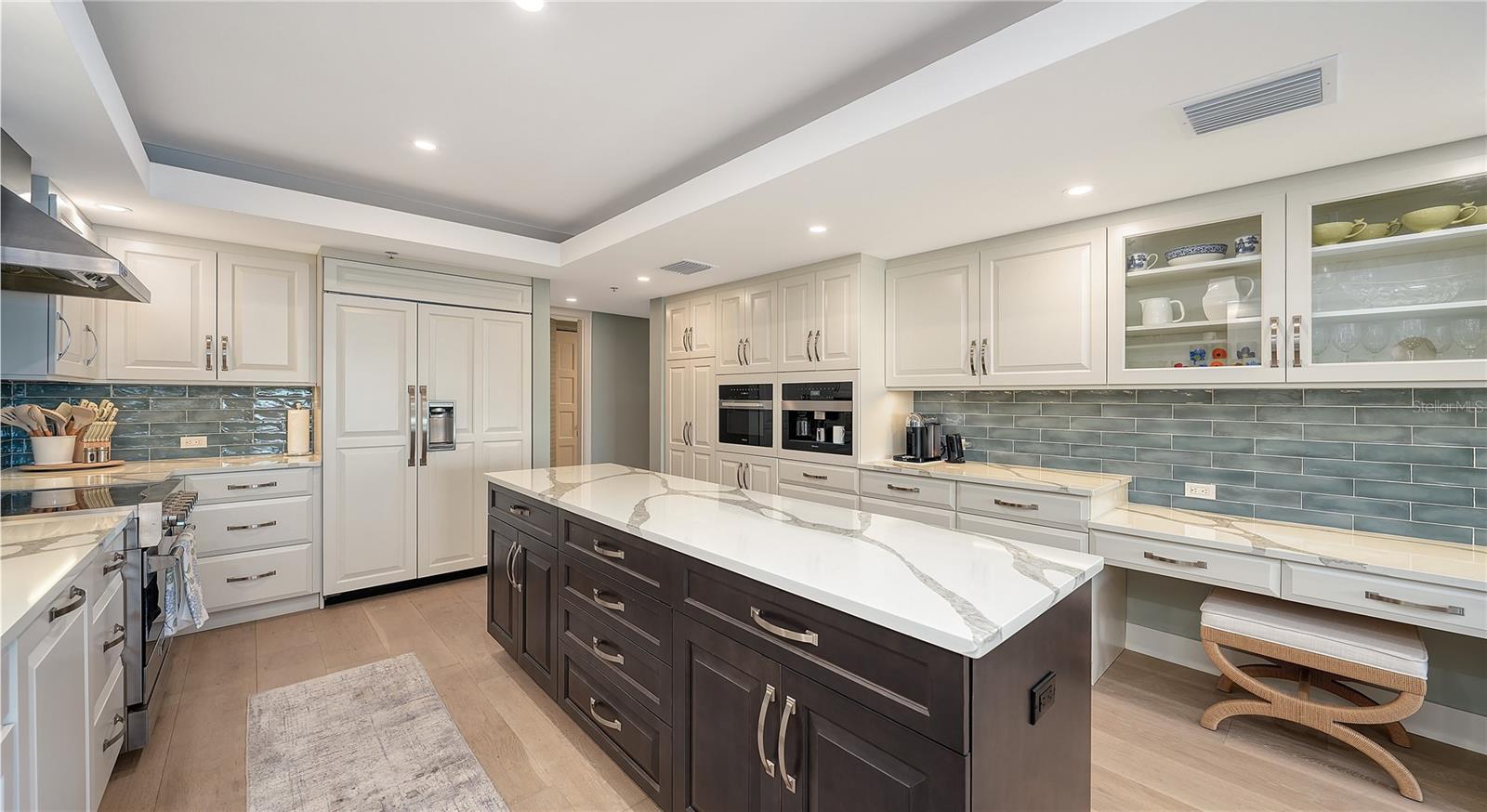 2410 HARBOURSIDE DR #142