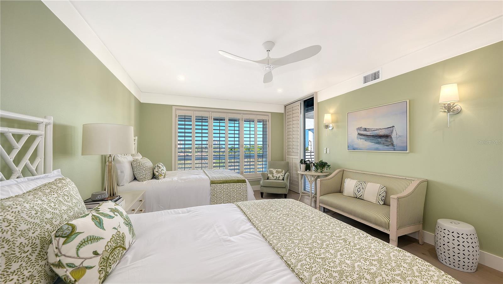 2410 HARBOURSIDE DR #142