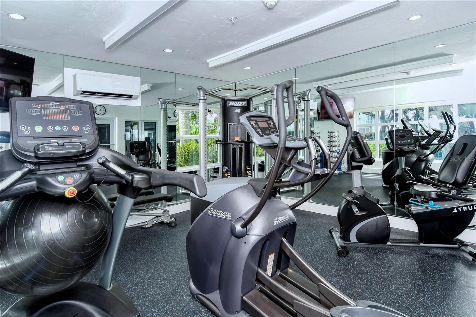 2410 HARBOURSIDE DR #142