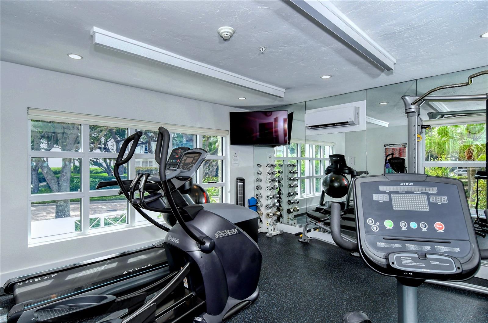 2410 HARBOURSIDE DR #142