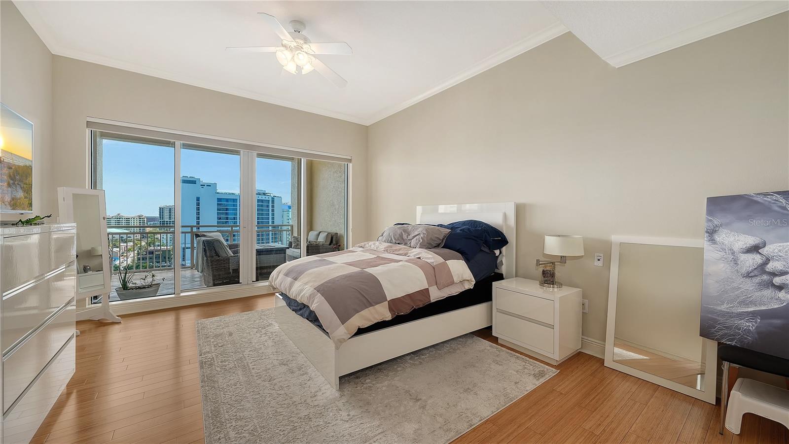 35 WATERGATE DR #1506