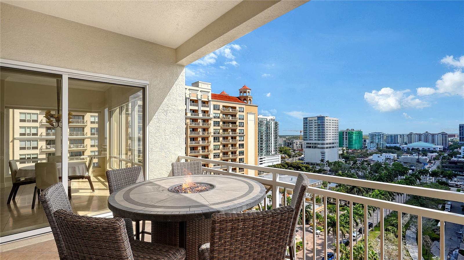 35 WATERGATE DR #1506