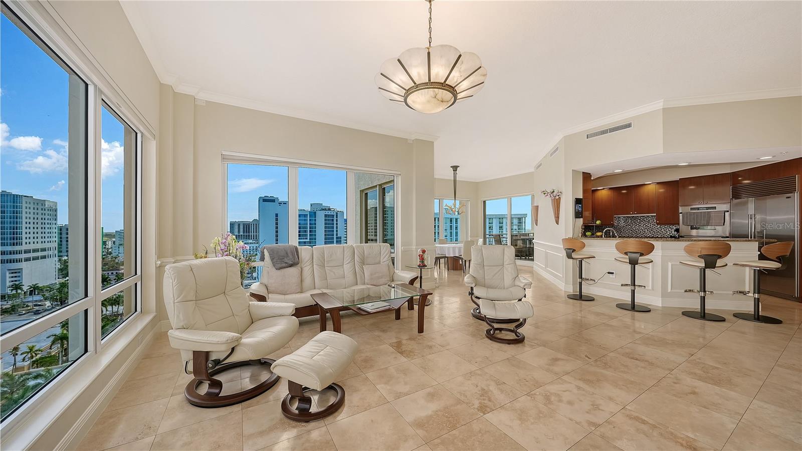 35 WATERGATE DR #1506