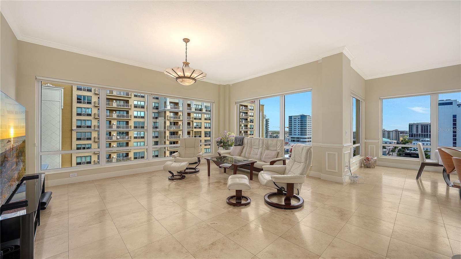 35 WATERGATE DR #1506